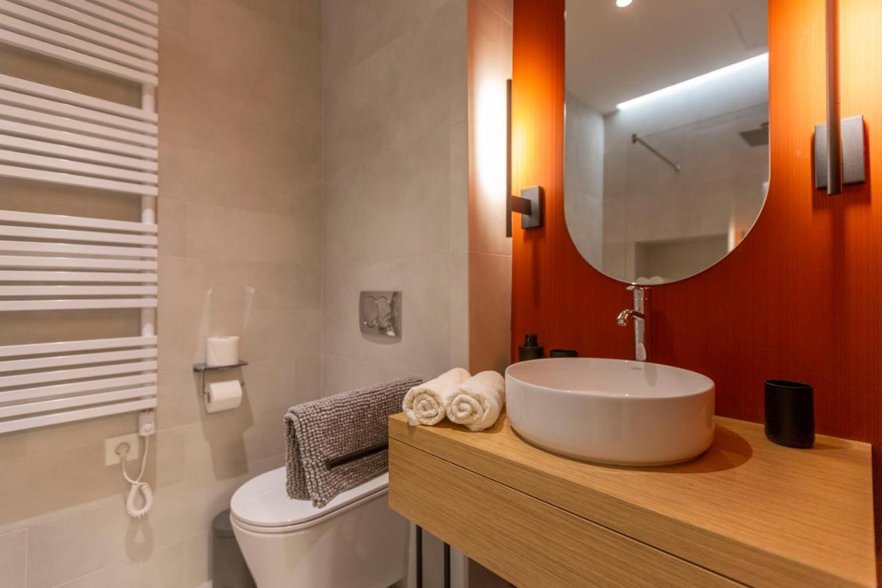 Luxurious Minimalist Residence With Sauna By Prestige Homes Budapeşte Dış mekan fotoğraf