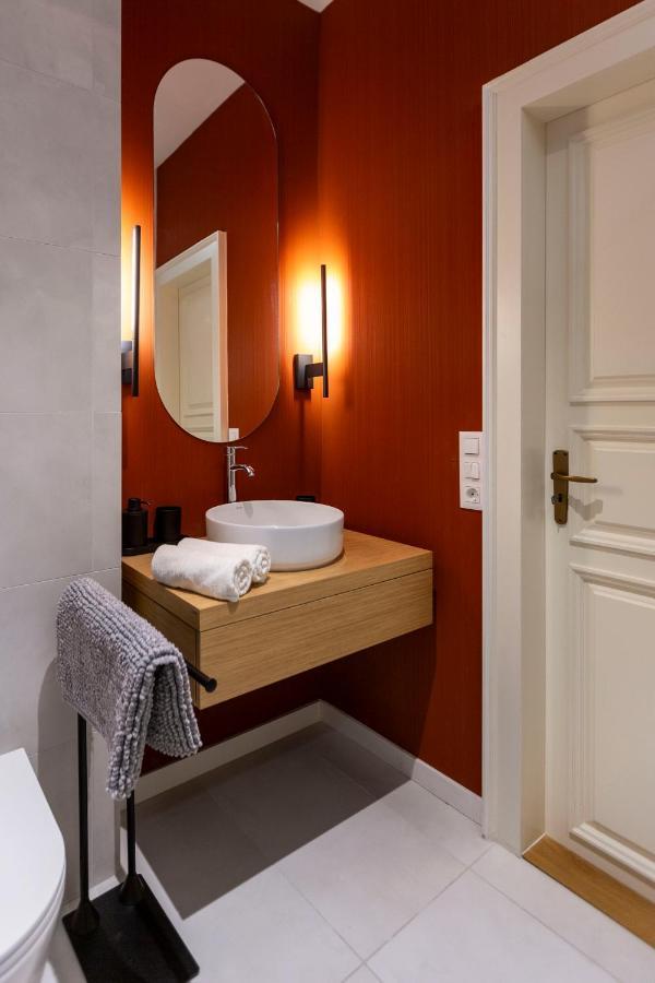 Luxurious Minimalist Residence With Sauna By Prestige Homes Budapeşte Dış mekan fotoğraf