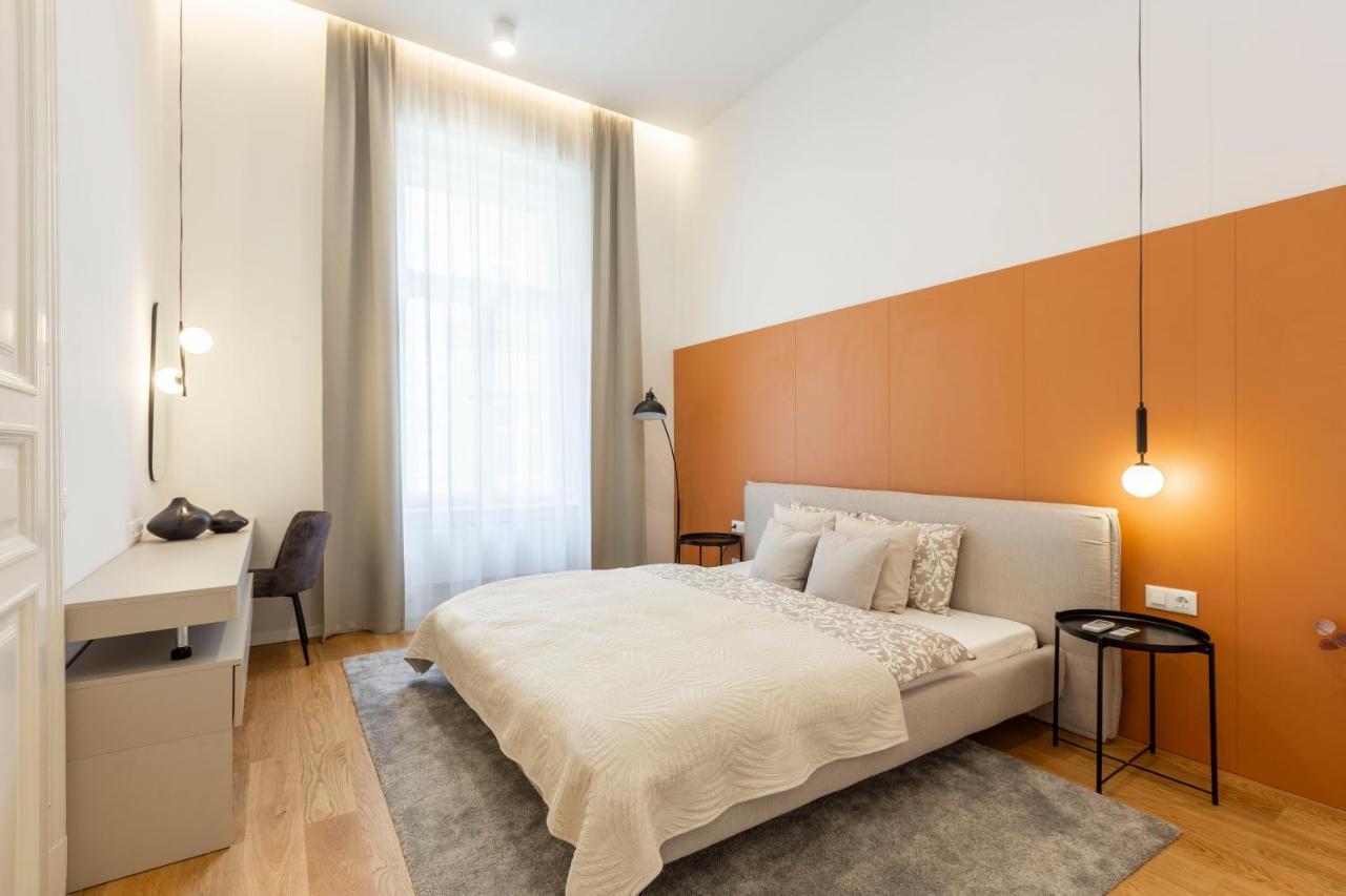 Luxurious Minimalist Residence With Sauna By Prestige Homes Budapeşte Dış mekan fotoğraf